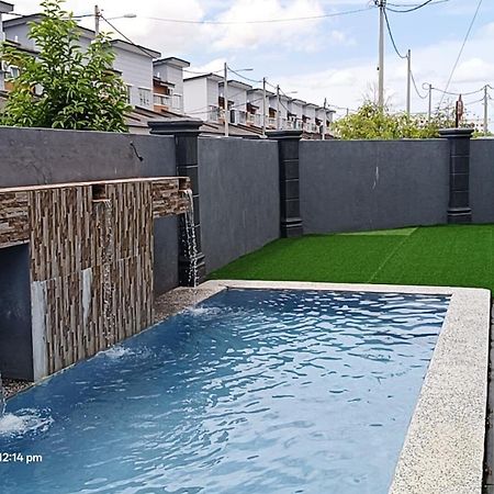 Rania Homestay With Private Pool Seri Iskandar Perak Near Utp Uitm Kampong Bota Road Dış mekan fotoğraf