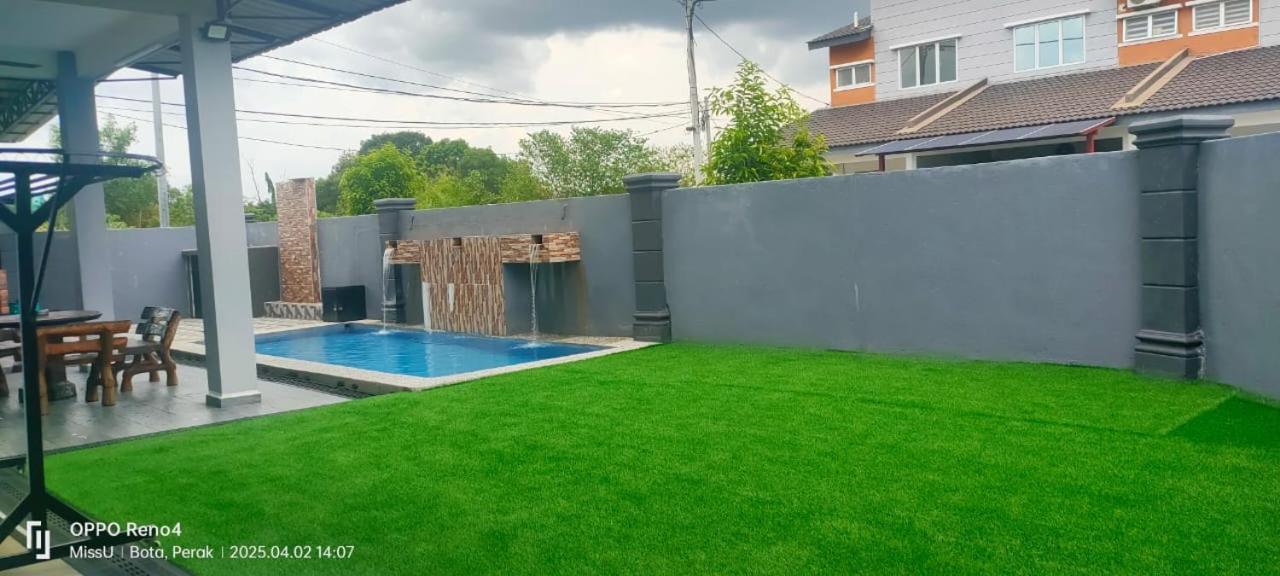 Rania Homestay With Private Pool Seri Iskandar Perak Near Utp Uitm Kampong Bota Road Dış mekan fotoğraf